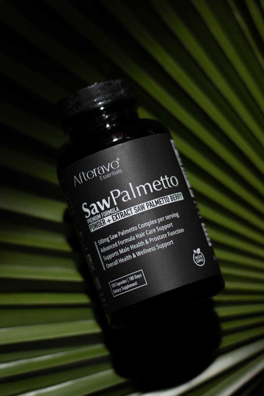 saw palmetto supplement on tropical leaf